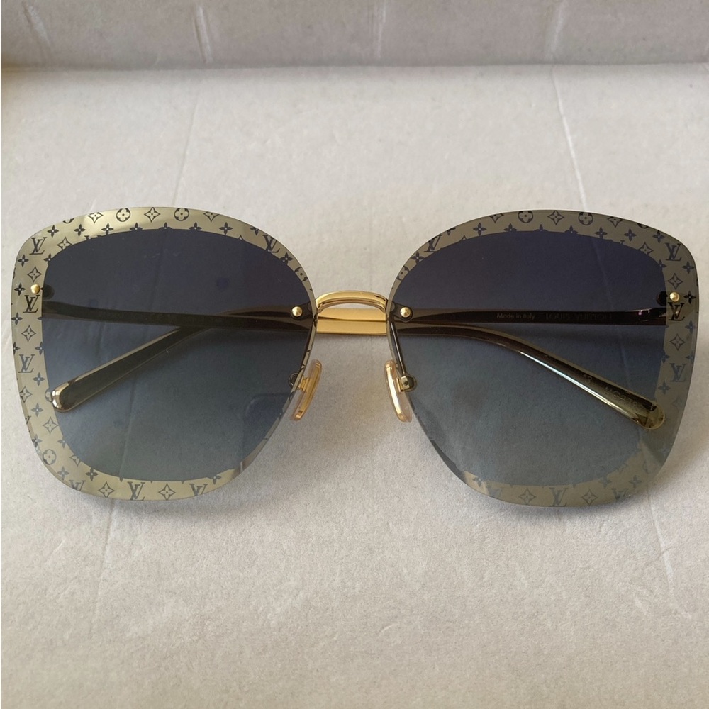 Louis Vuitton Halo Square Sunglasses in Blue Lense 
(pre-owned)